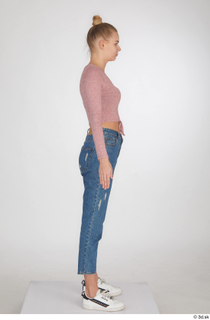 Kate Jones blue jeans casual dressed pink long sleeve t…